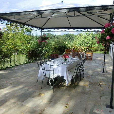 Le Petit Manoir Des Bruyeres Bed & Breakfast Villefargeau Ngoại thất bức ảnh